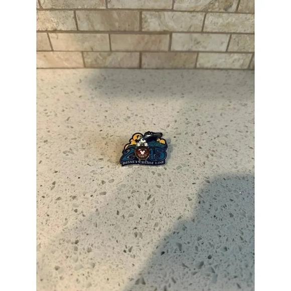 Disney Cruise Line Pin - Mickey Mouse 2015  sd - Picture 1 of 2